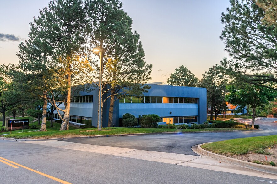 23 Inverness Way E, Englewood, CO à louer - Photo du bâtiment - Image 2 de 23