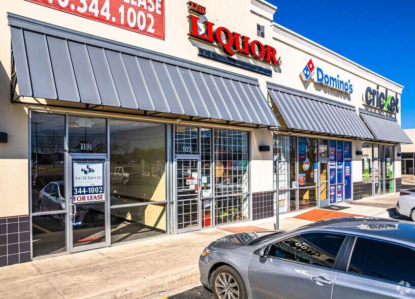 8103 Bandera Rd, San Antonio, TX à louer - Photo du bâtiment - Image 3 de 6