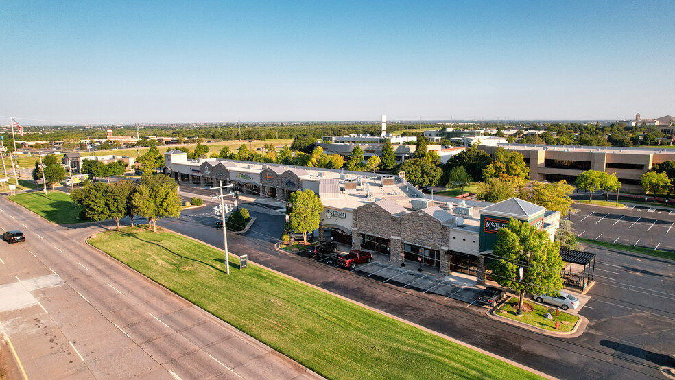 3521-3561 W Memorial Rd, Oklahoma City, OK à louer - Photo du bâtiment - Image 1 de 6