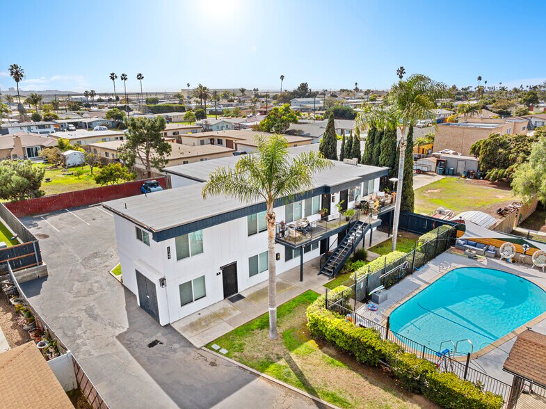 1147-1149 Grove Ave, Imperial Beach, CA à vendre - Photo du bâtiment - Image 3 de 14