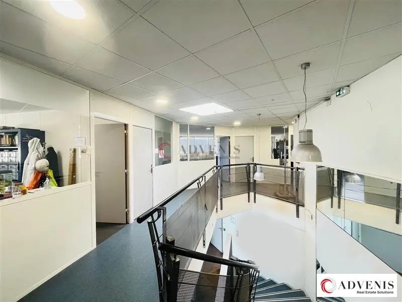 Office in Gradignan for lease Interior Photo- Image 1 of 13