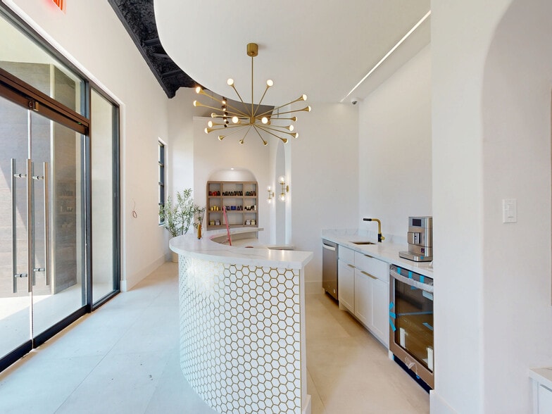 The Woodlands Design Center Portfolio portfolio of 3 properties for sale on LoopNet.ca - Matterport 3D Scan - Image 3 of 24