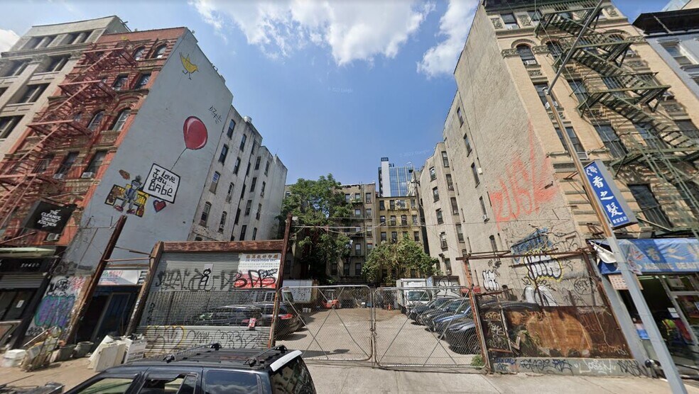 85 Henry St, New York, NY à vendre - Photo du bâtiment - Image 1 de 3