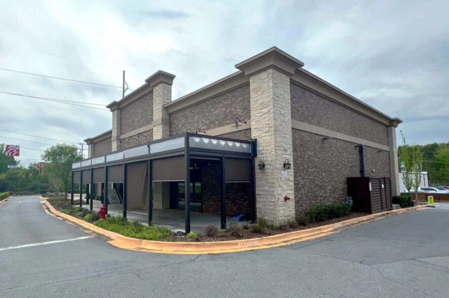 12210 W Markham St, Little Rock, AR à vendre - Photo du bâtiment - Image 2 de 4