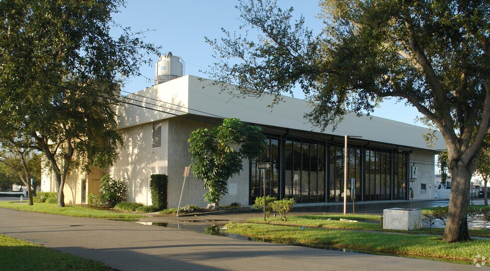 5701 Hollywood Blvd, Hollywood, FL à louer - Photo du bâtiment - Image 2 de 7