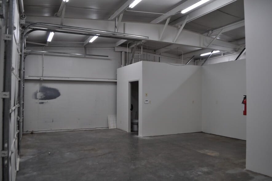 2333 W Emory Rd, Powell, TN for sale - Building Photo - Image 3 of 33