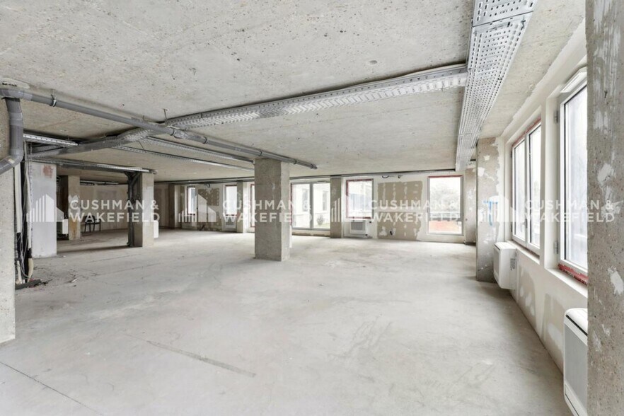 Bureau dans Suresnes à louer - Photo du bâtiment - Image 3 de 15