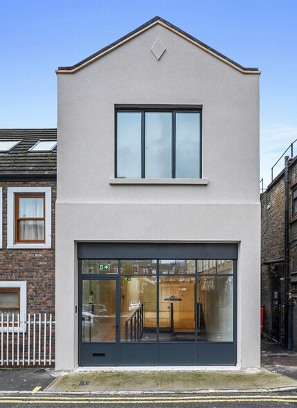 2 Munden St, Londres à louer - Photo du bâtiment - Image 2 de 3