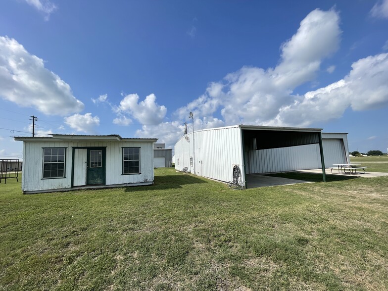 236 Vagabond, Marion, TX à vendre - Photo principale - Image 1 de 26