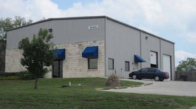 Plus de détails pour 641 Commercial Dr, Buda, TX - Industriel à louer