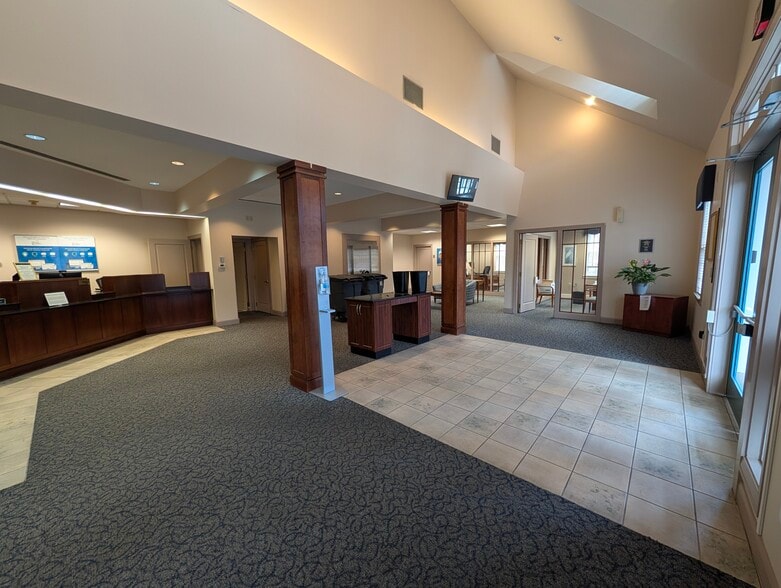 201 Kiln Creek Pky, Yorktown, VA à vendre - Photo du bâtiment - Image 3 de 7