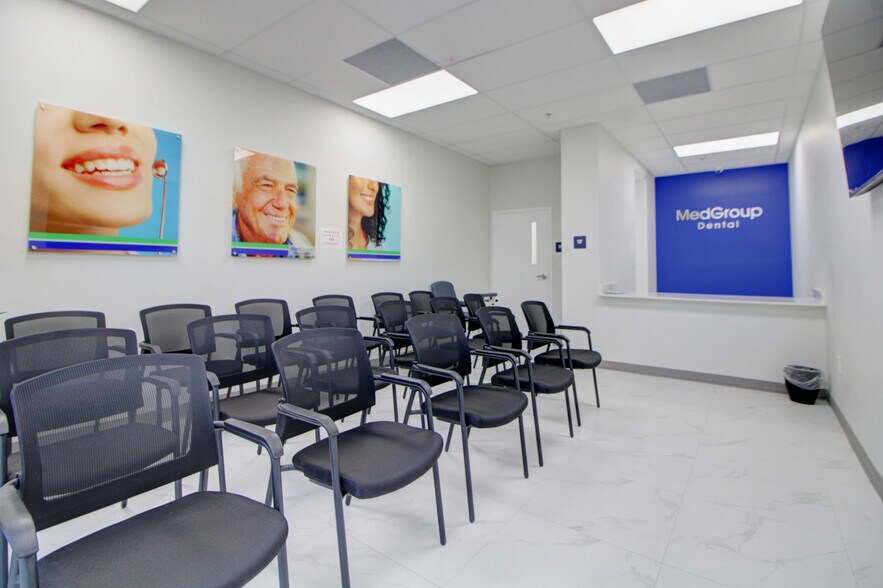 304 N Krome Ave, Homestead, FL for lease - Building Photo - Image 2 of 33
