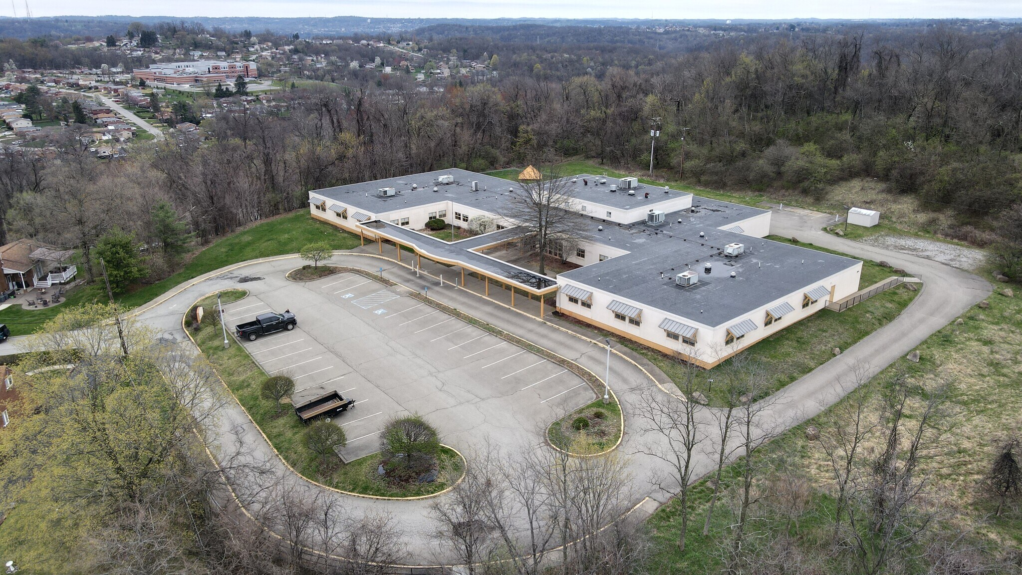 3800 Oakleaf Rd, Brentwood, PA à vendre Photo du bâtiment- Image 1 de 1