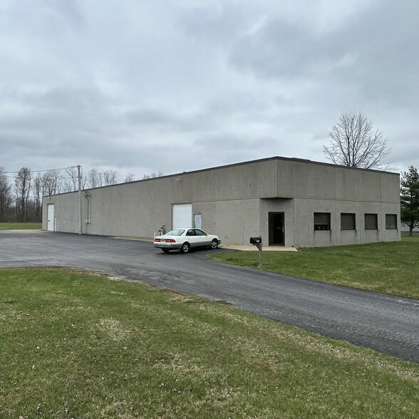 2899 Industrial Park Dr, Austinburg, OH for sale - Primary Photo - Image 1 of 5