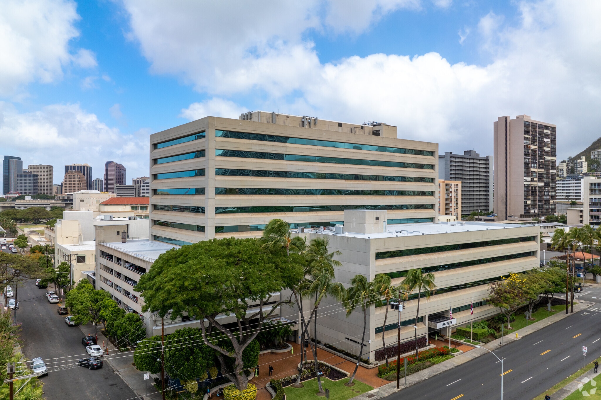 1100 Ward Ave, Honolulu, HI for lease Primary Photo- Image 1 of 48