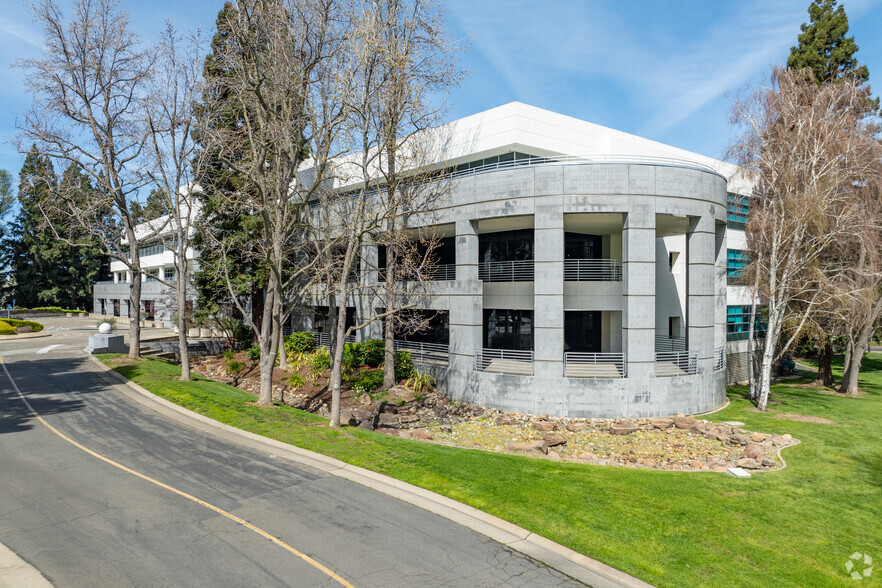 2275 Gateway Oaks Dr, Sacramento, CA for lease - Primary Photo - Image 1 of 7