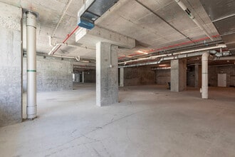 1100 Brickell Bay Dr, Miami, FL for lease Interior Photo- Image 2 of 5