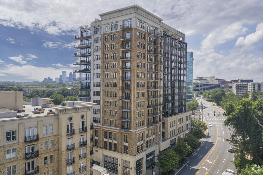 2233 Peachtree Rd NE, Atlanta, GA for sale - Primary Photo - Image 1 of 1