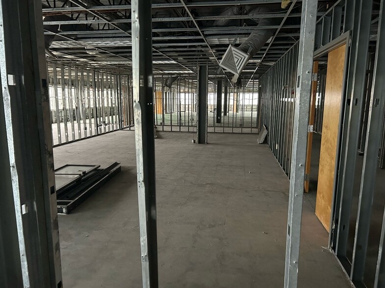 1 Waterside Crossing, Windsor, CT à vendre - Photo intérieure - Image 2 de 23