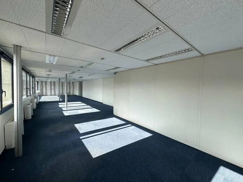 Office in Strasbourg for lease - Interior Photo - Image 2 of 8