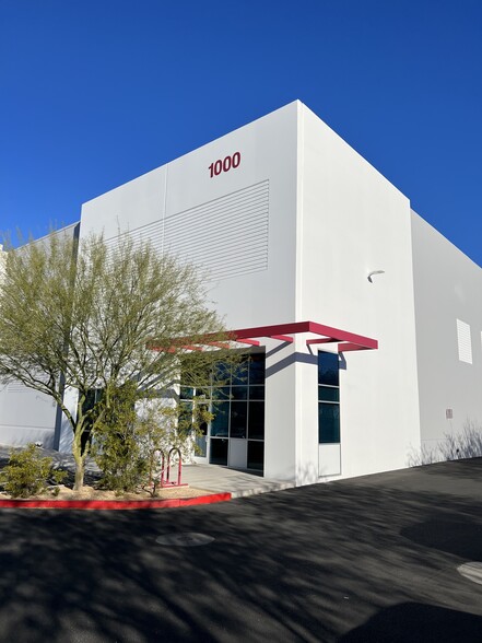 1000 W Vista Bonita Dr, Phoenix, AZ for lease - Building Photo - Image 3 of 8