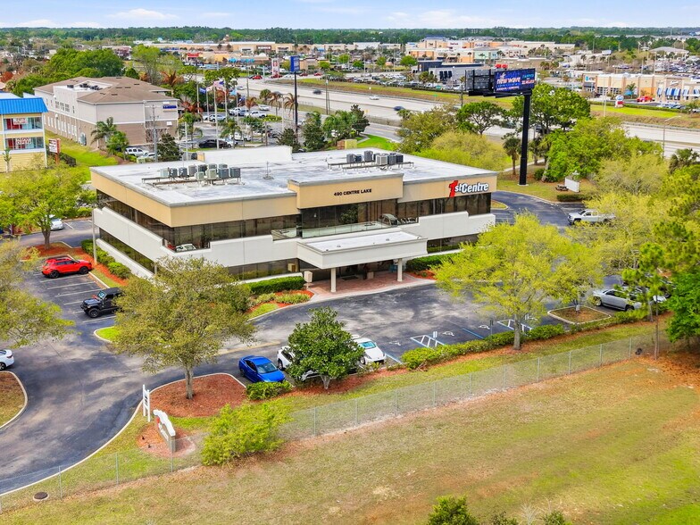 490 Centre Lake Dr NE, Palm Bay, FL à louer - Photo du bâtiment - Image 2 de 18