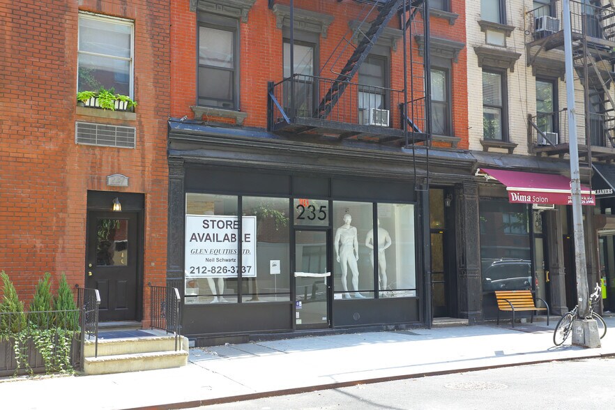 235 W 19th St, New York, NY à louer - Photo du bâtiment - Image 3 de 3