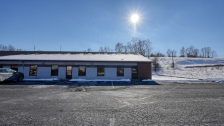 2560 Maysville Pike, Zanesville, OH for lease - Building Photo - Image 2 of 15