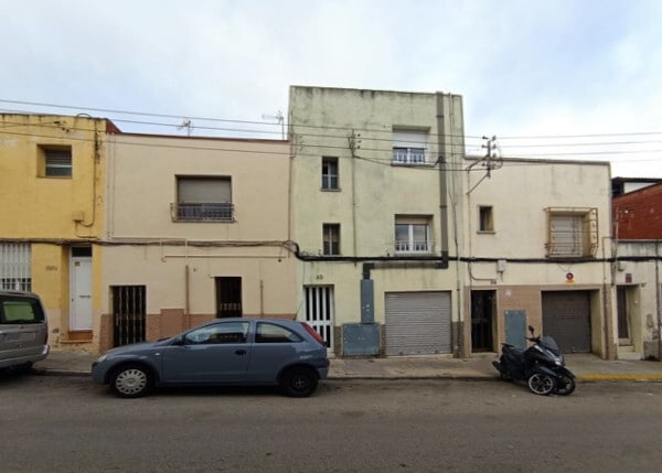 Immeuble residentiel dans Terrassa, Barcelona à vendre - Photo du bâtiment - Image 2 de 2
