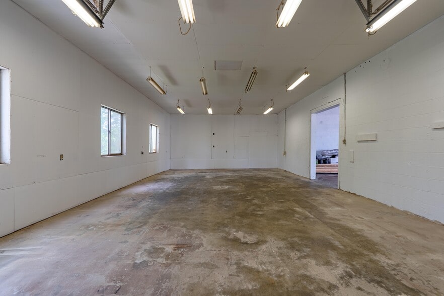 422 State Highway 42, Osage Beach, MO for lease - Building Photo - Image 2 of 17