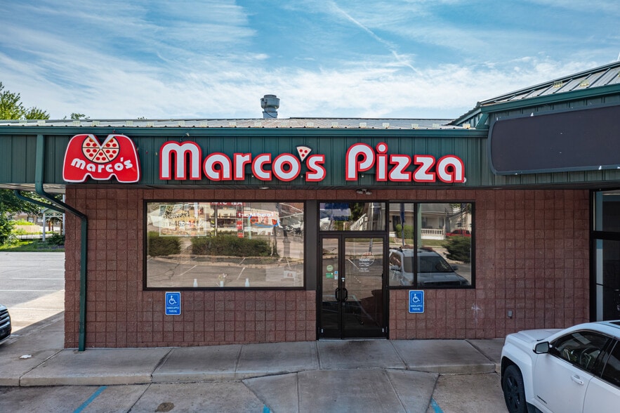 111 S Indiana St, Mooresville, IN à louer - Photo du bâtiment - Image 3 de 11