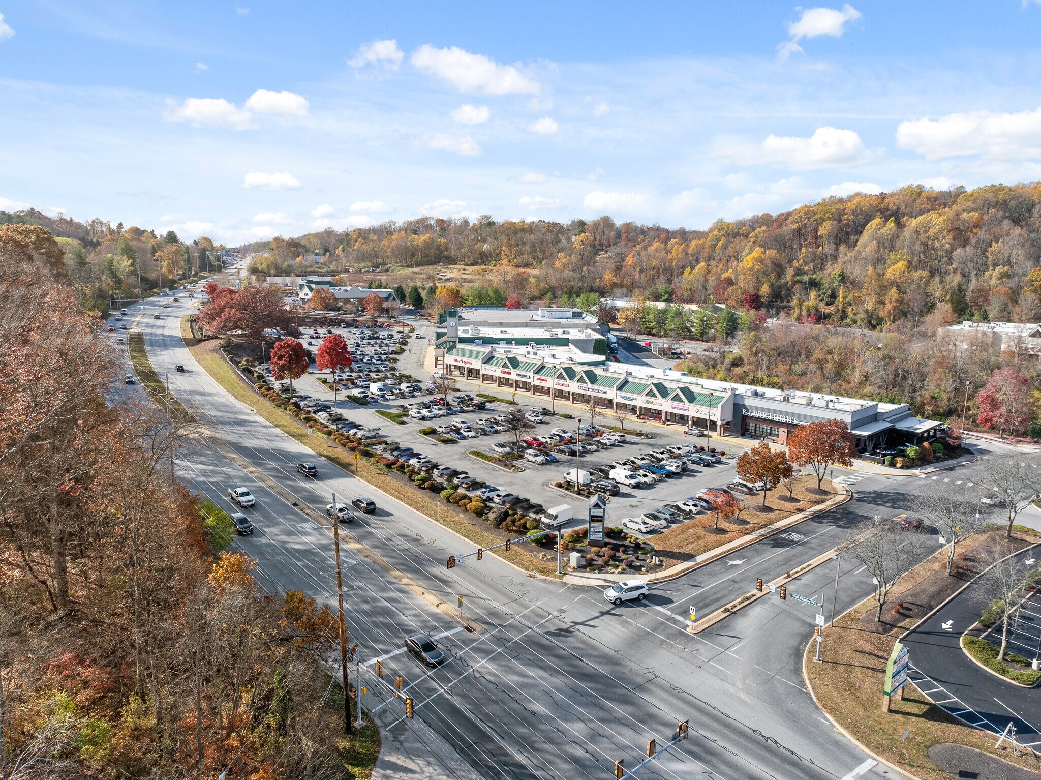 4855 West Chester Pike, Newtown Square, PA à louer Photo principale- Image 1 de 35