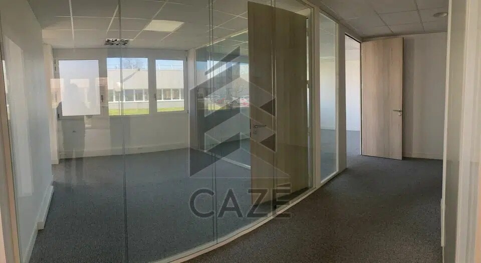 Office in Mérignac for lease - Interior Photo - Image 2 of 5