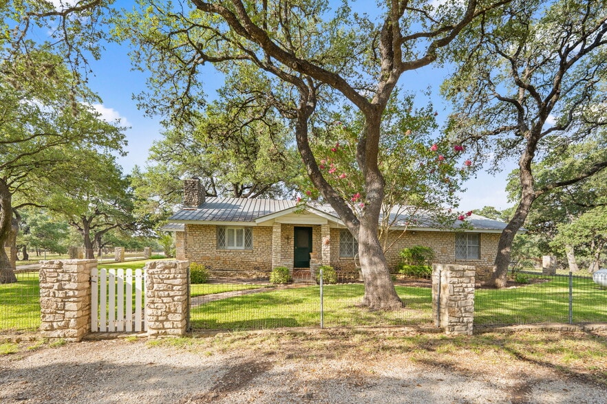 443 Ammann Rd, Fair Oaks Ranch, TX for sale - Building Photo - Image 3 of 7