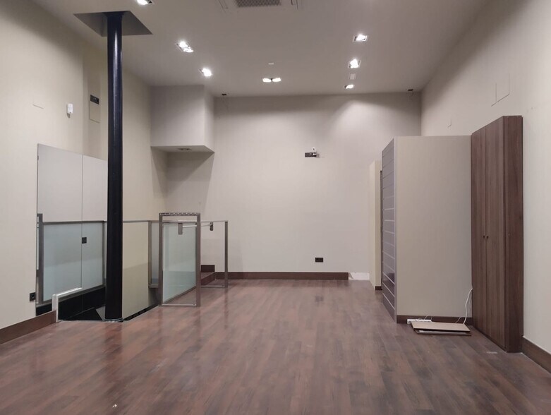 Retail in Valladolid for lease - Interior Photo - Image 3 of 12