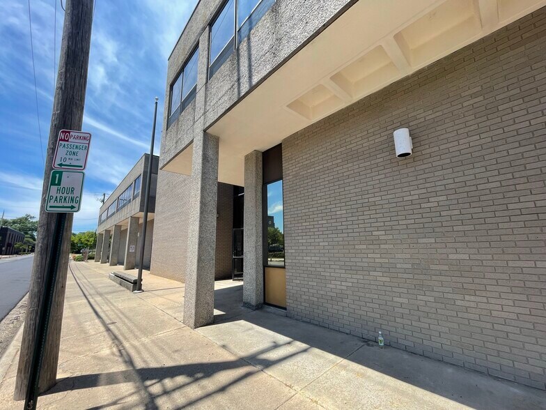 1110 W 7th St, Little Rock, AR à louer - Photo du bâtiment - Image 2 de 4