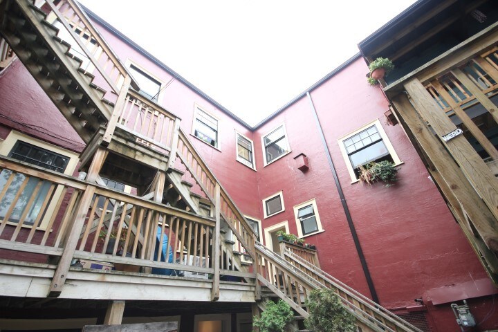 692 Hastings St E, Vancouver, BC à vendre Photo du bâtiment- Image 1 de 1