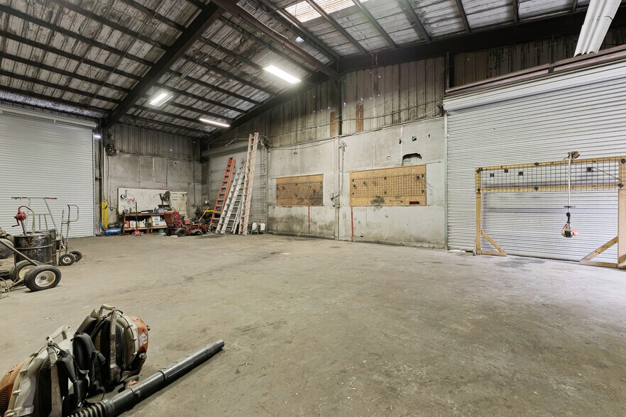 8130 N Orange Blossom Trl, Orlando, FL à vendre - Photo intérieure - Image 2 de 2