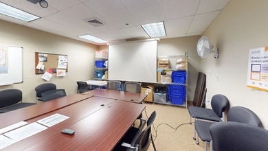 2080 Silas Deane Hwy, Rocky Hill, CT à louer Photo intérieure- Image 1 de 3