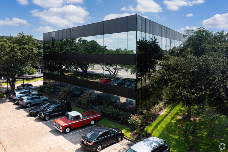 17350 State Highway 249, Houston, TX à vendre - Photo du bâtiment - Image 3 de 9