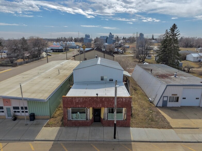 28 E Main St, Halliday, ND for sale - Building Photo - Image 2 of 17