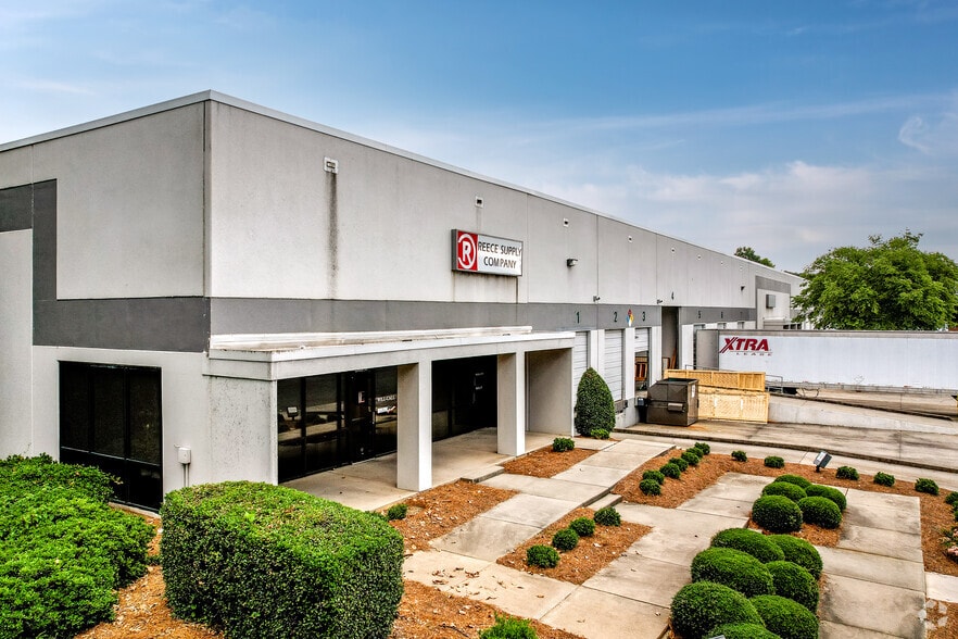 2700 Hutchison McDonald Rd, Charlotte, NC à louer - Photo du bâtiment - Image 3 de 4