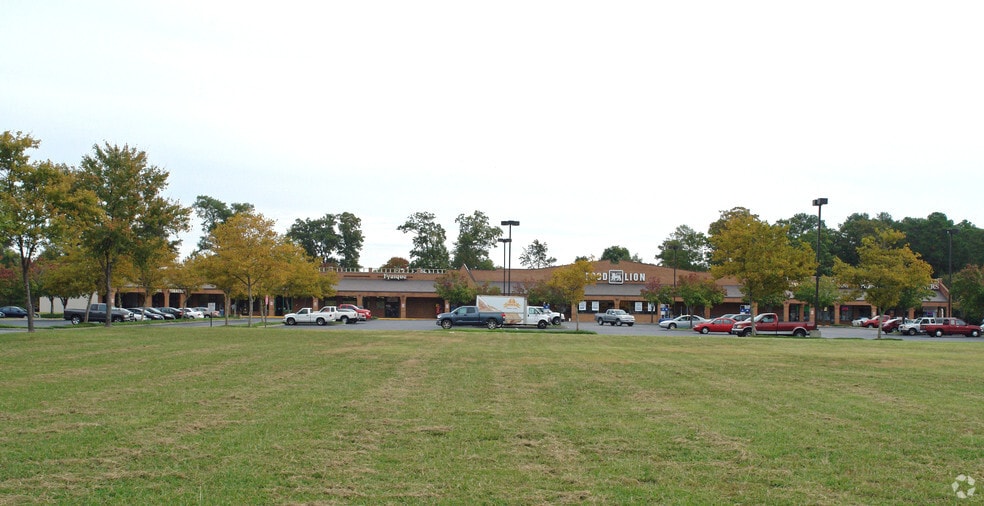 8104 George Washington Memoria Hwy, Yorktown, VA for sale - Primary Photo - Image 1 of 4