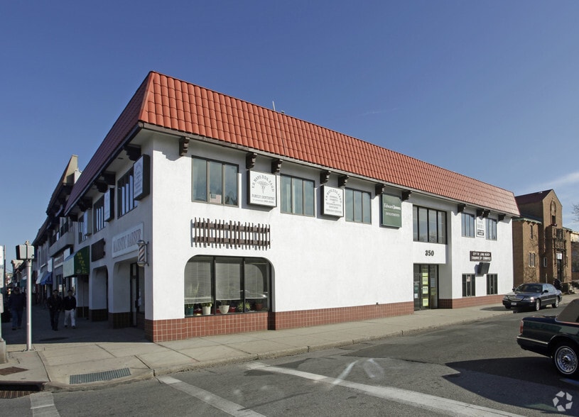 350 National Blvd, Long Beach, NY for lease - Primary Photo - Image 2 of 34