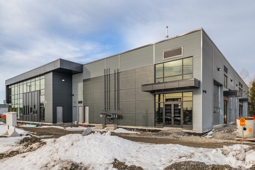 555-575 Rue de Vernon, Gatineau, QC à louer - Photo du bâtiment - Image 2 de 2