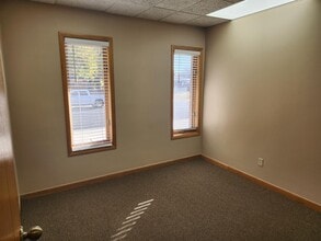421 21st Ave, Longmont, CO for lease Interior Photo- Image 2 of 8