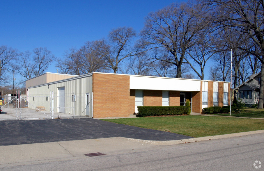 2225 Temple Ave, Muskegon, MI for sale - Primary Photo - Image 1 of 7