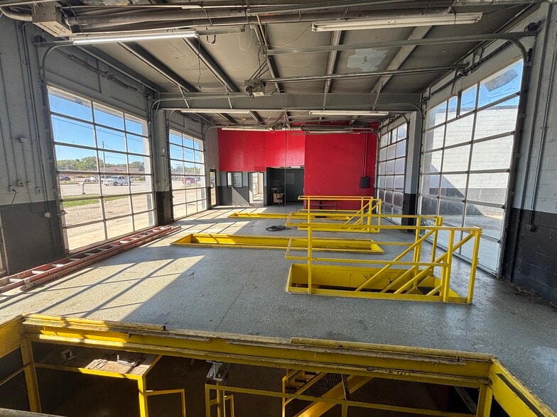 3526 S Main St, Elkhart, IN for lease - Building Photo - Image 2 of 8