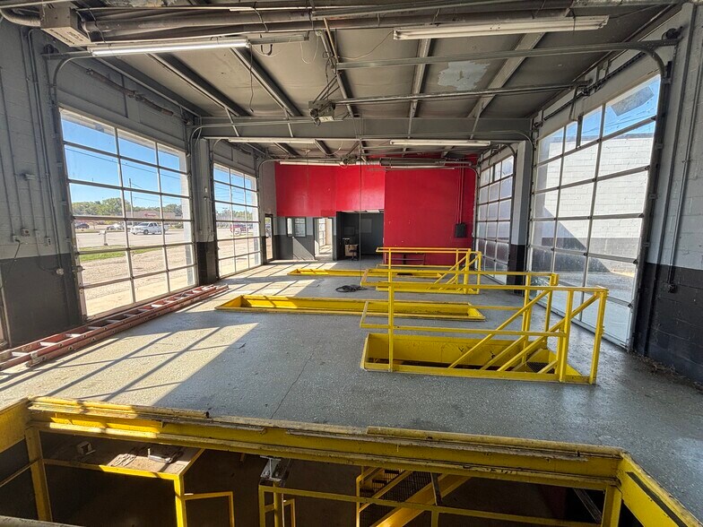 3526 S Main St, Elkhart, IN à louer - Photo du bâtiment - Image 2 de 8