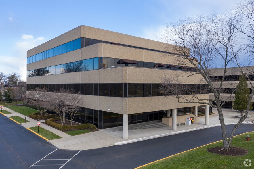 2365 Harrodsburg Rd, Lexington, KY for lease - Building Photo - Image 1 of 18